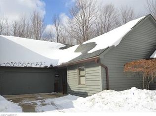 9081 Woodcrest Dr, Brecksville, OH