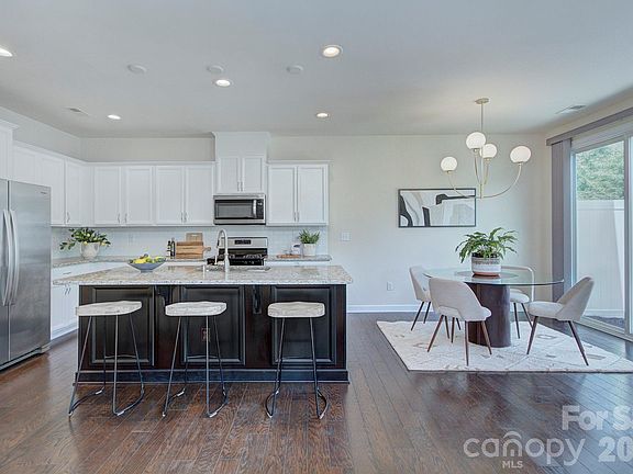 4th image of 9257 Glenburn Ln