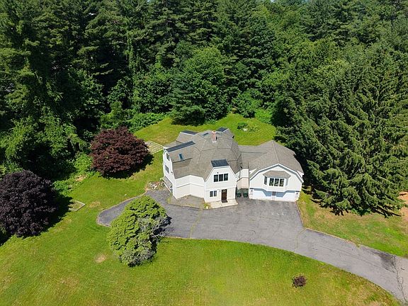 3rd image of 15 Maple Rd
