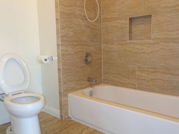 4th image of 148 W 50th St #152
