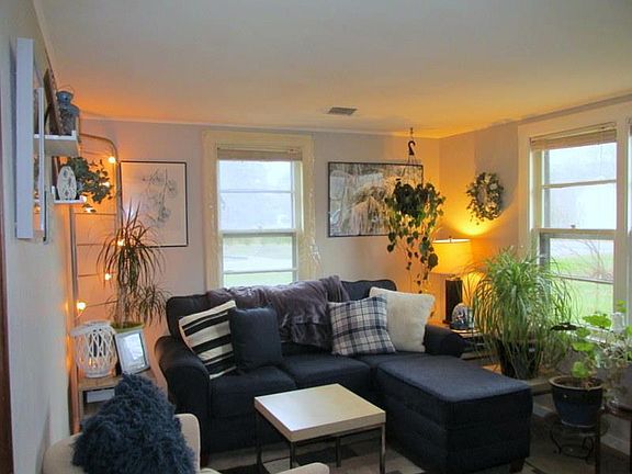 4th image of 1318 Gordon Ave