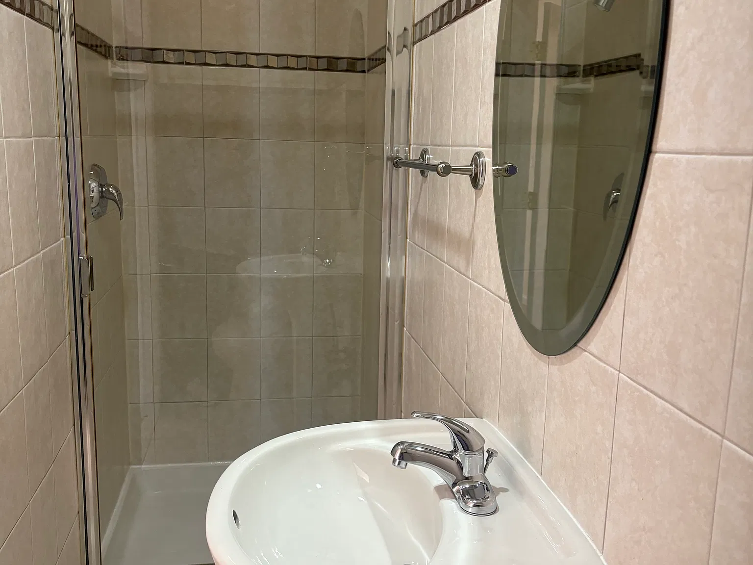 2 bed, 1000 sqft, $2,500 — Photo 4