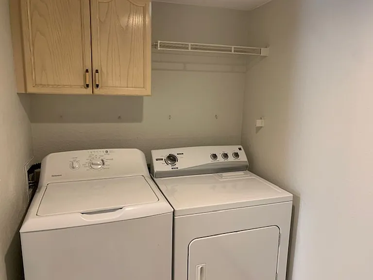 7604 Almeria Ave — Photo 12