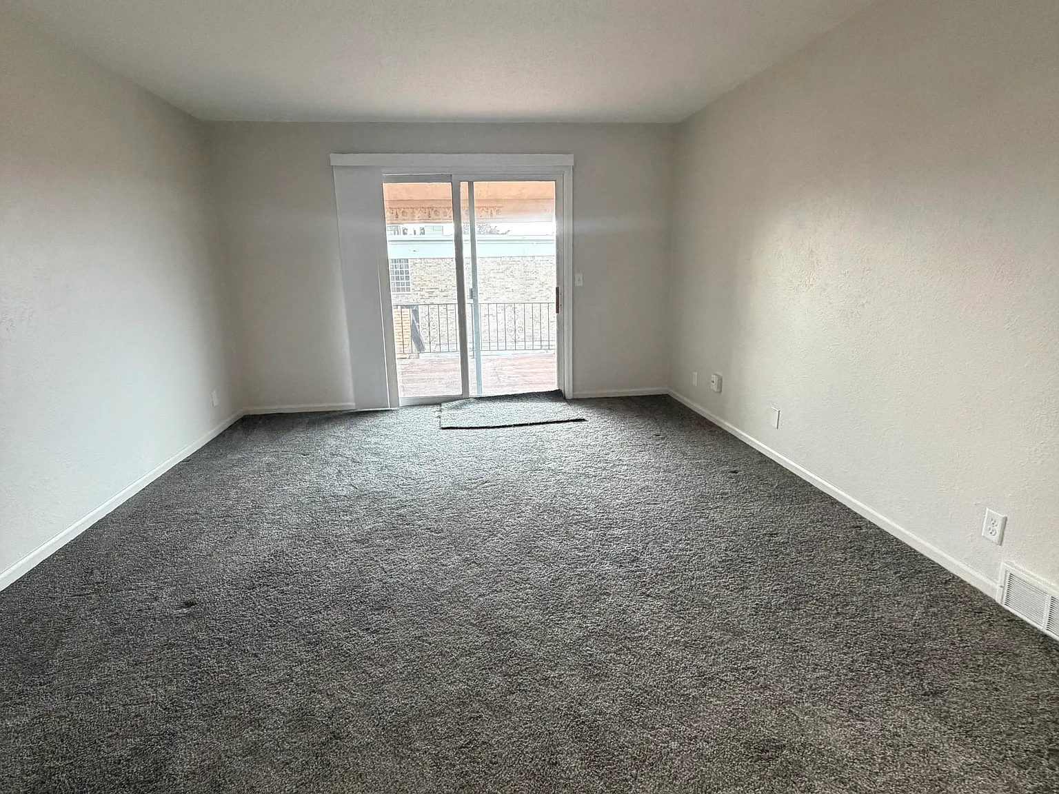 5544 Cresthaven Ln — Photo 4