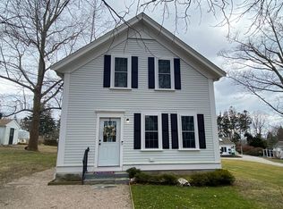 354 Corys Ln, Portsmouth, RI 02871