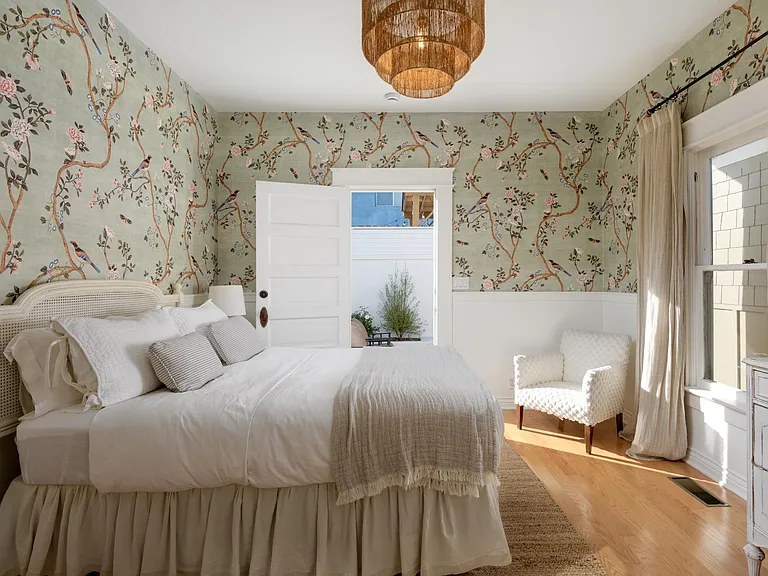 306 W De La Guerra St — Photo 12