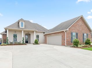 307 Brianna Ln, Broussard, LA 70518