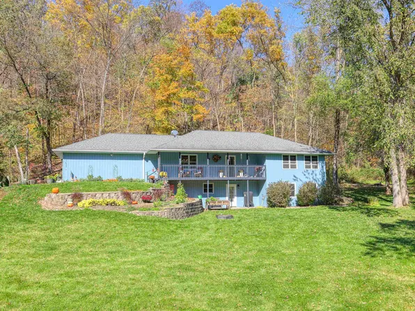 20464 Hidden Valley Rd, Richland Center, WI 53581