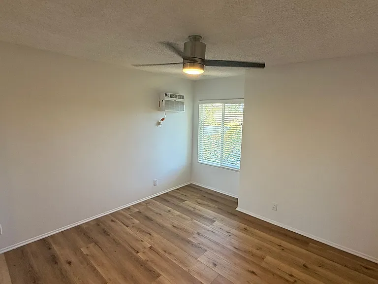 20317 Saticoy St — Photo 29