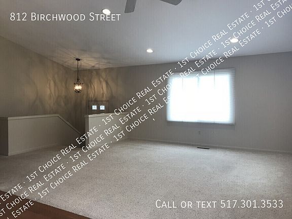 4th image of 812 Birchwood St