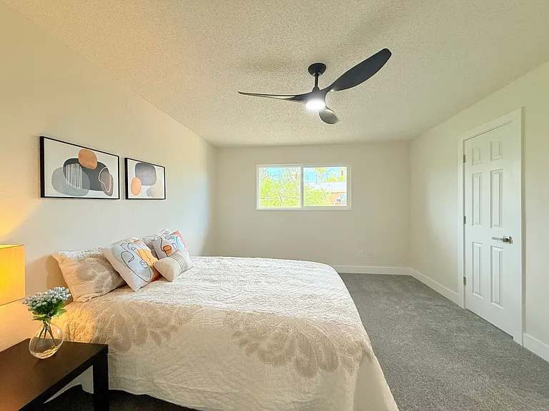 4770 Newton Dr — Photo 22