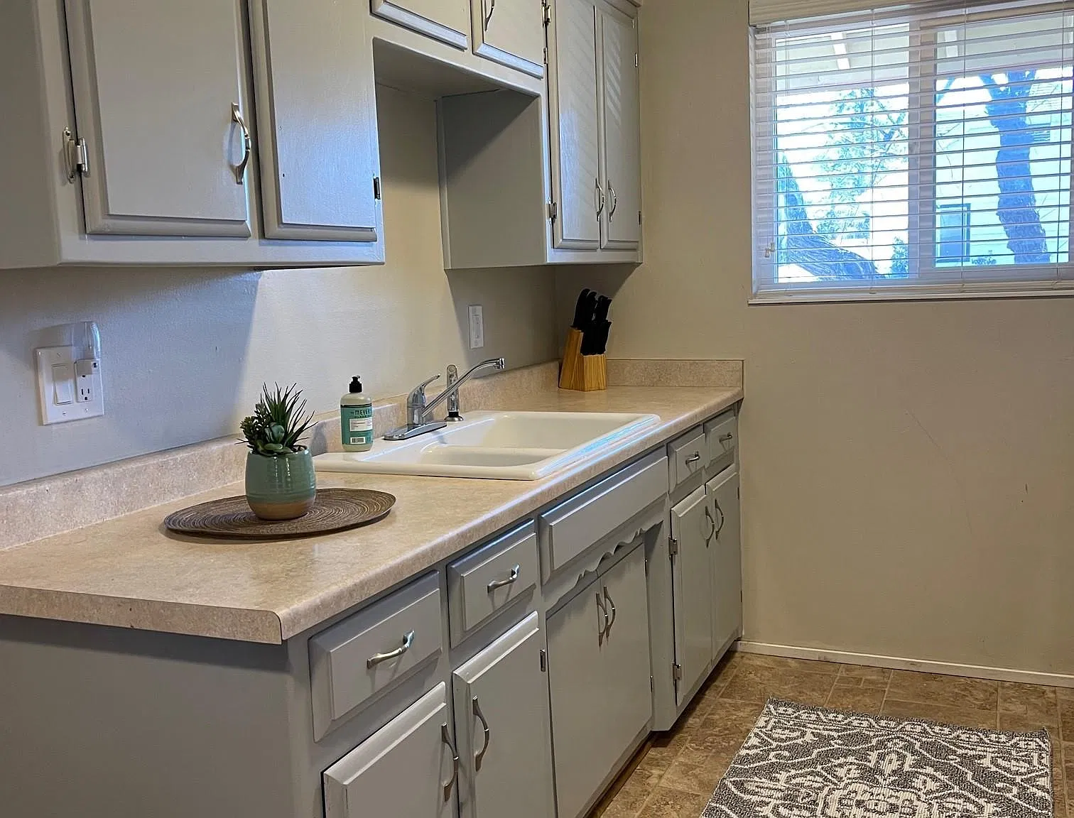306 Pleasant St — Photo 2