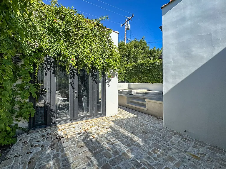 345 Westbourne Dr — Photo 30