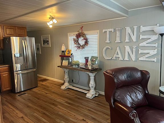 Kitchen/hallway
