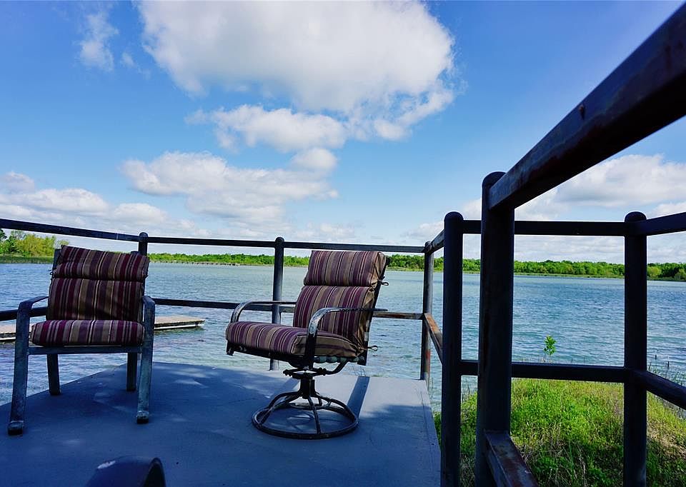 50+ ACRE PRIVATE LAKE