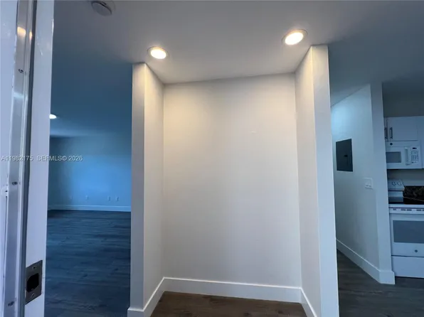 21133 SW 85th Ave APT 302, Cutler Bay, FL 33189