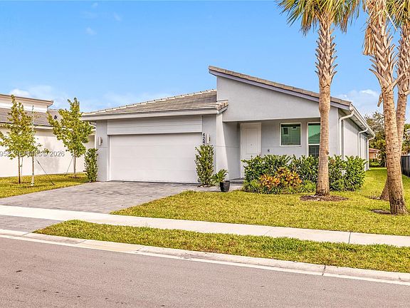 4th image of 4242 Rosa Dr