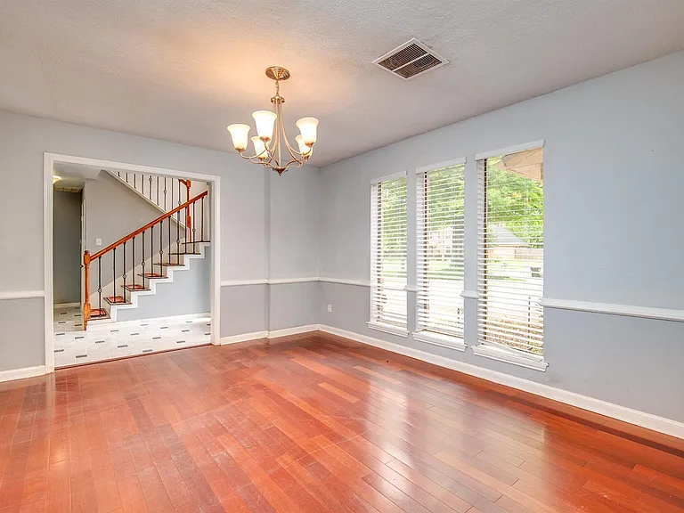 3927 Pleasant Valley Dr — Photo 9
