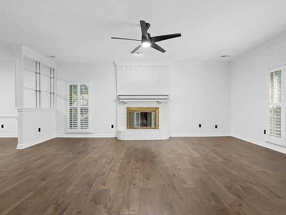 4th image of 8222 Dogwood Rd