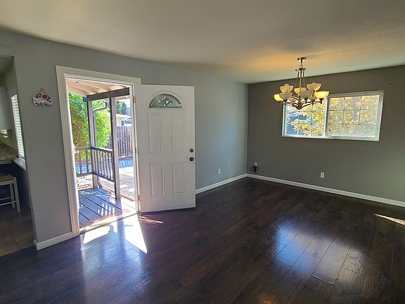Entrance/Dining Room