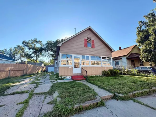 907 N Monroe St, Hutchinson, KS 67501