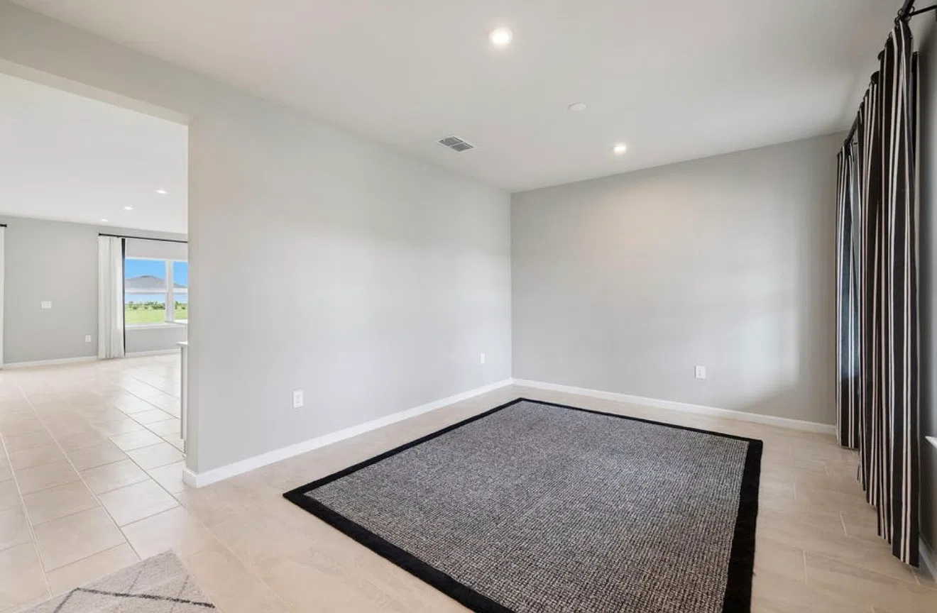 5 bed, 3226 sqft, $4,700 — Photo 4