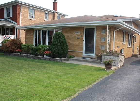 2nd image of 10505 Kedvale Ave