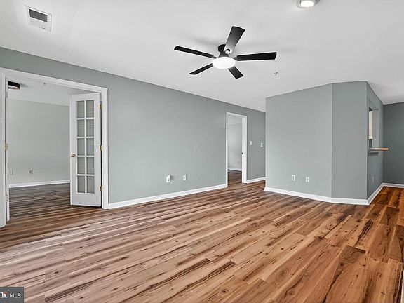 5th image of 8801 Stone Ridge Cir APT 201