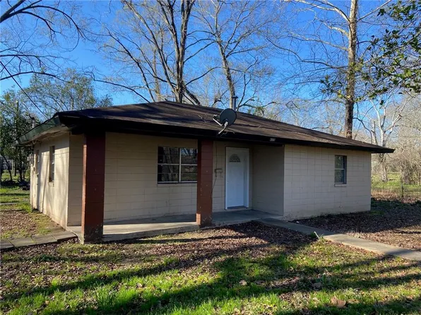 622 Martin Luther King Dr, Marksville, LA 71351