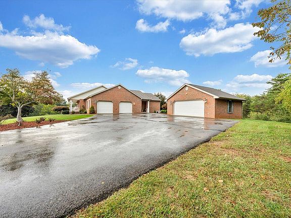 4th image of 165 White Tail Dr