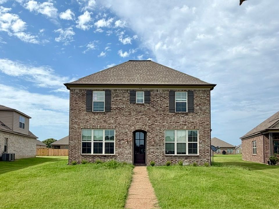 1st image of 370 Azalea Dr