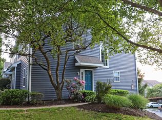 102 Whistling Swan Ln, Downingtown, PA 19335