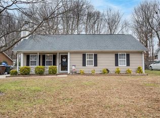 4220 Studio Ln, Greensboro, NC 27407