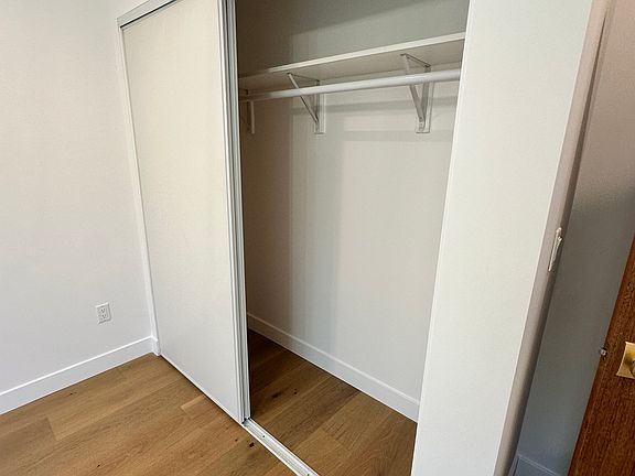 3rd image of 5421 Baltimore St