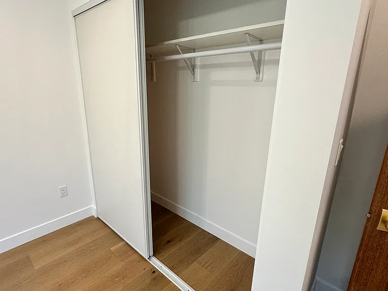 5421 Baltimore St — Photo 3