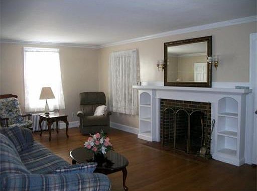 3rd image of 251 Granite Ave