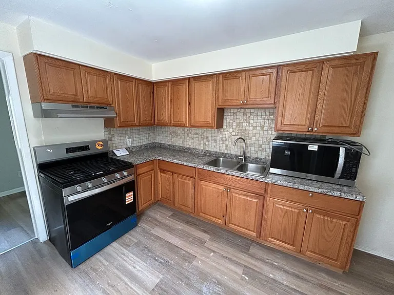 42 Villa St #1 — Photo 3