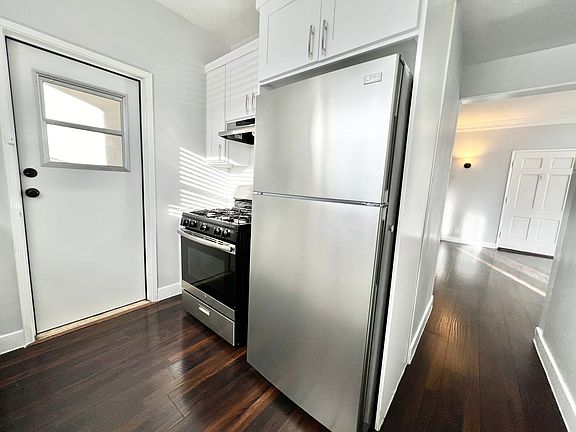 2nd image of 1133 S Westmoreland Ave #1/4