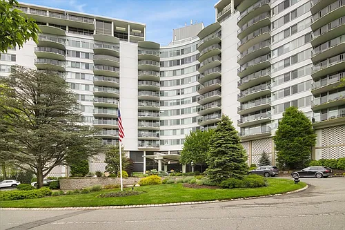 1 Claridge Dr #212 Photo 1