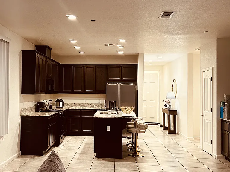 723 Suzanne Dr — Photo 10