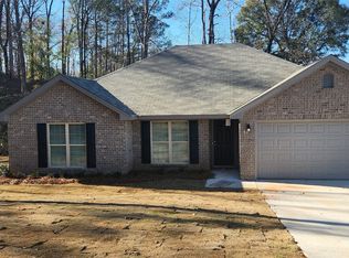 239 Brownstone Loop, Elmore, AL 36022
