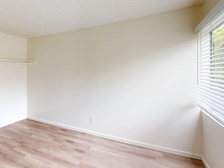 Garden Court Apartments — Photo 7