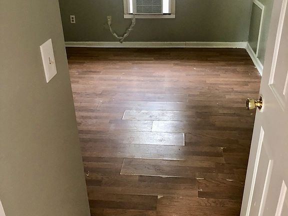 5th image of 440 Country Lane Dr APT 51