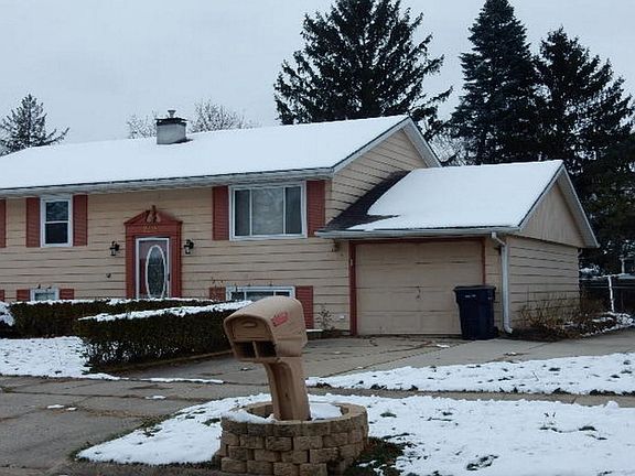 3rd image of 2218 Taylor Ct