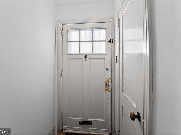 3rd image of 7015 Large St