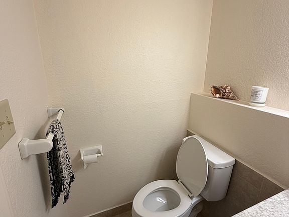 5th image of 228 NW Waterwheel Ct