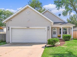 1120 Maple St, Aurora, IL 60506