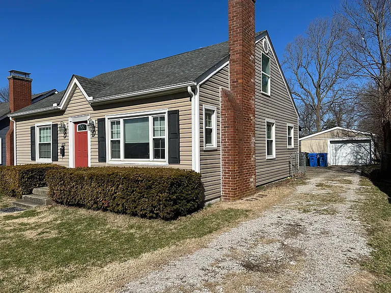635 Longview Dr — Photo 2