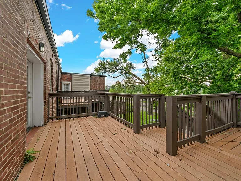 5744 Pershing Ave #1E — Photo 23