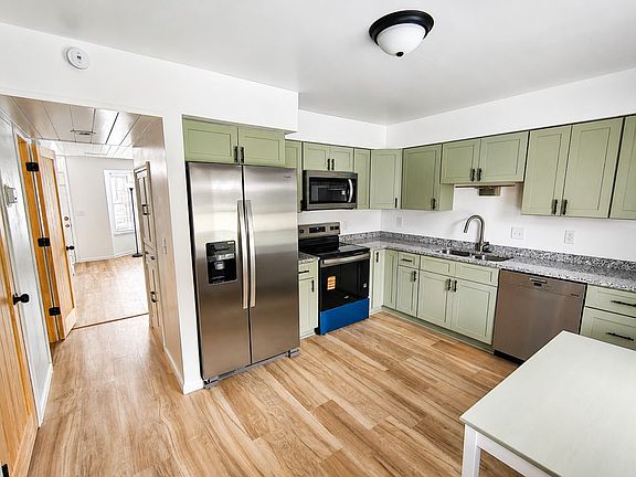 3rd image of 250 Sanders Ferry Rd APT 21